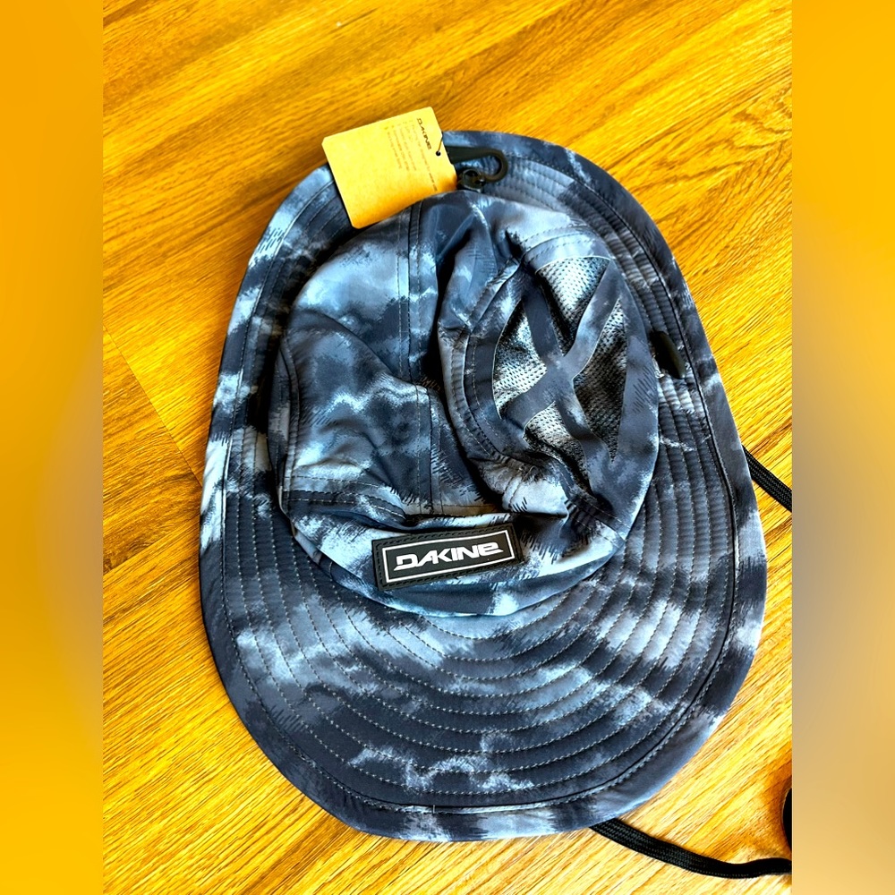 NWT Dakine Surf Hat